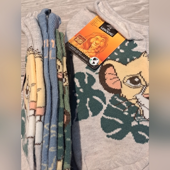 Brand New Ladies Disney Lion King 3 pairs no show socks; shoes size 4-10 - Picture 2 of 2